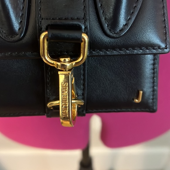 JACQUEMUS Le Chiquito Montagne Leather Handbag
OS / BLACK - Picture 2 of 4